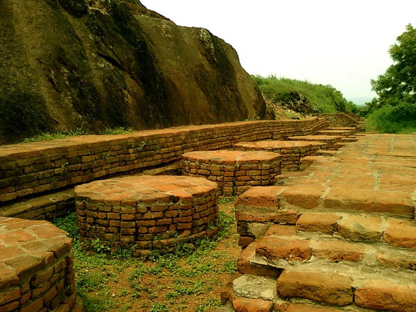 బొజ్జన కొండ, లింగాల కొండ, విశాఖపట్నం