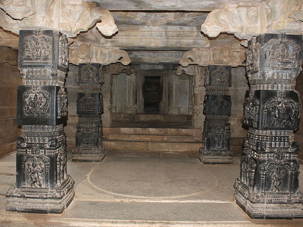 హంపి, విరూపాక్ష దేవాలయం