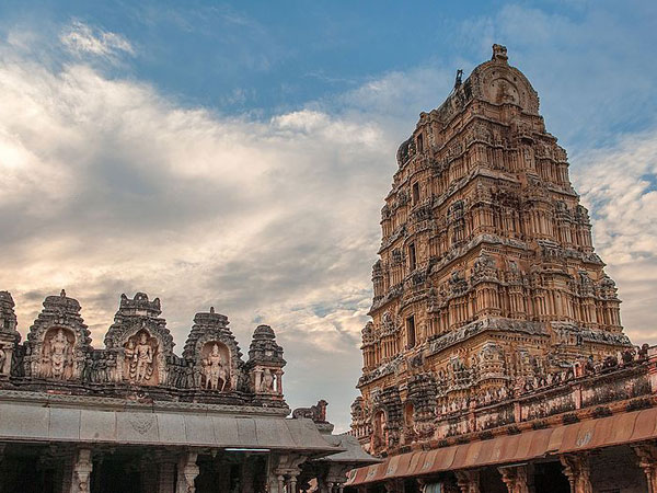 హంపి, విరూపాక్ష దేవాలయం