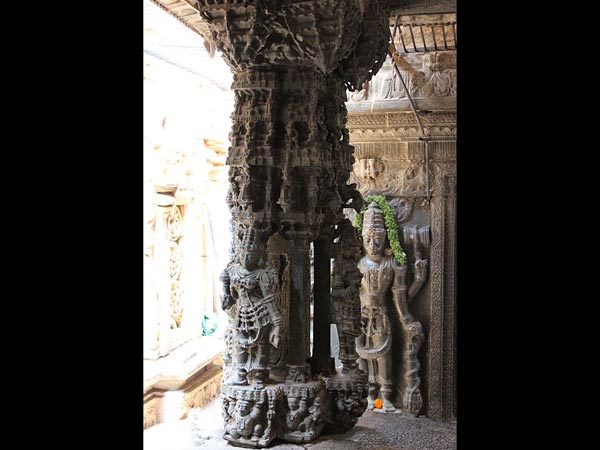 నయన మనోహరంగా