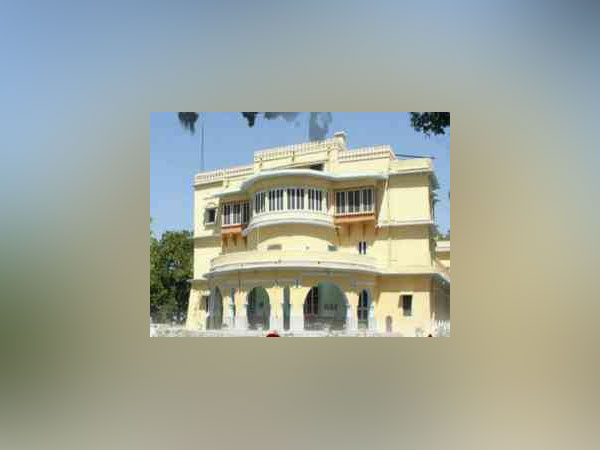 పర్యాటకులకు కూడా