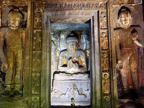 అజంతా ఎల్లోరా గుహలు