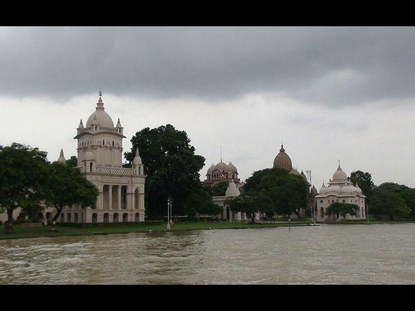 బేలూరు మఠం, దక్షిణేశ్వరం