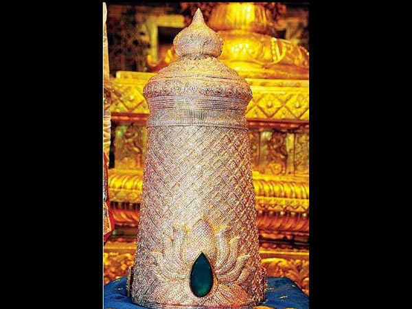 వేంకటేశ్వరుడి బంగారు ఆభరణాలు