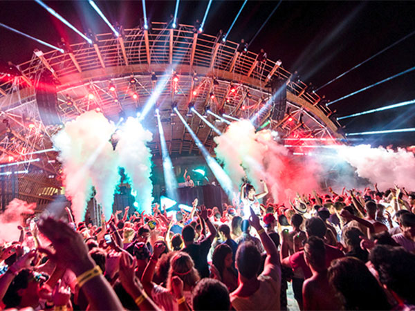 నైట్ ‌లైఫ్‌ను ఎంజాయ్ చేయండి