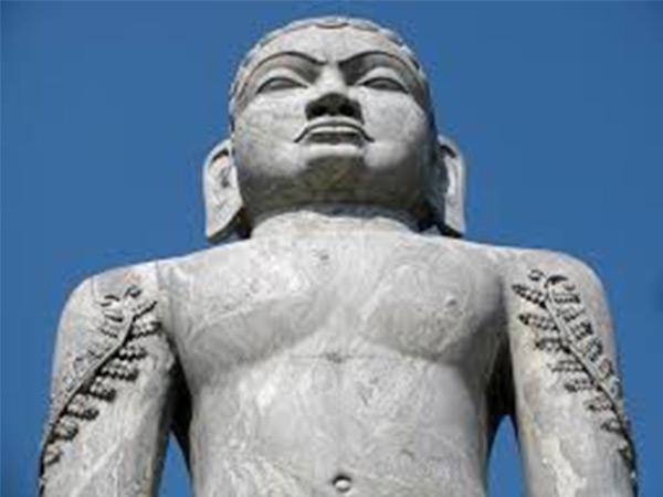 శ్రావణబెళగోళ, గోమఠేశ్వర విగ్రహం