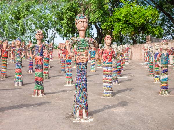 కళ్ళముందు మరో అద్భుత ప్రపంచం