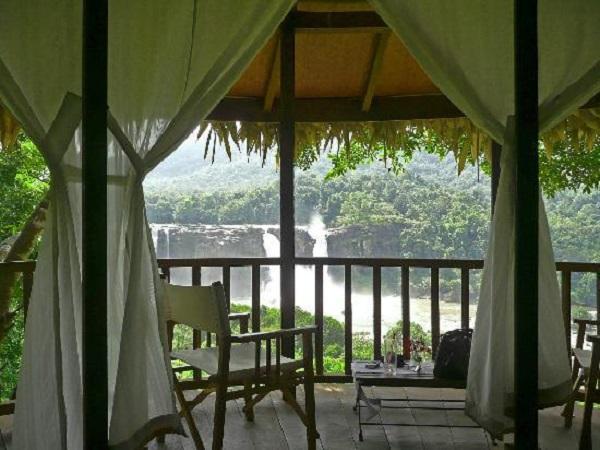 రైన్ ఫారెస్ట్ బొటిక్ రిసార్ట్, అత్తిరపిల్లై 