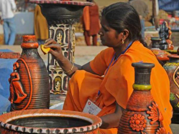 మనదేశంలో జరిగే ప్రసిద్ధ హస్తకళల జాతరే ‘సూరజ్‌కుండ్‌ మేళా’.