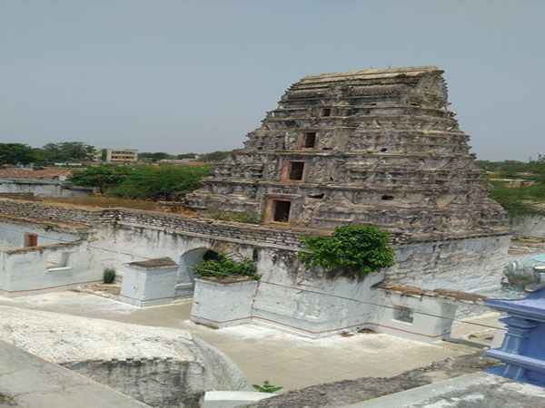 దేవాలయానికి వెళ్లటం ఇలా ...