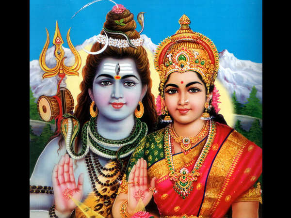 ఈ క్షేత్రంలో కనిపించే జంట శిలలను పార్వతీ పరమేశ్వరులు