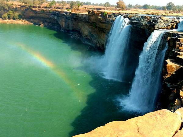 ఈ జలపాతానికి సమీపంలో