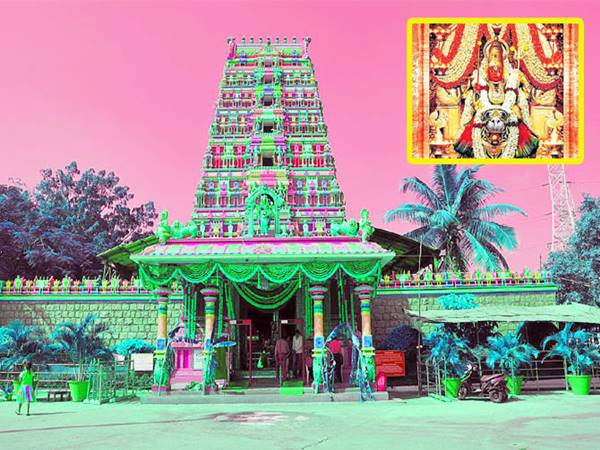 ఆలయంలోకి ప్రవేశించటానికి ప్రవేశద్వారం మీద