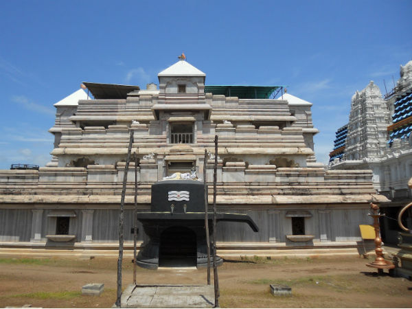 భూగర్భ ద్వాదశ జ్యోతిర్లింగ దేవాలయం: