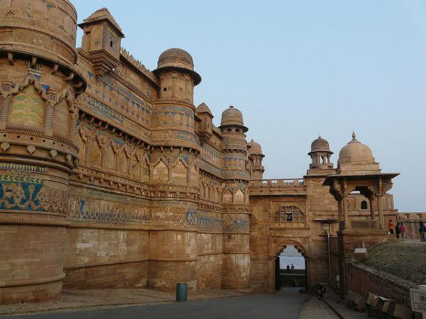 తరవాత ఈ కోట గోహాద్‌ రాణాలూ 