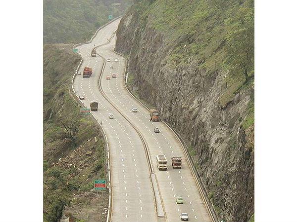 పూణే ఎలా చేరుకోవాలి ? పూణే ఎలా చేరుకోవాలి ?