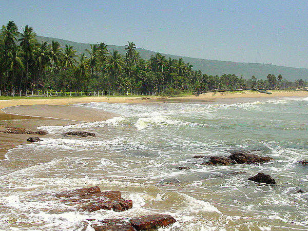 విశాఖ జిల్లా సోయగాలకు అద్దం పడుతూ..