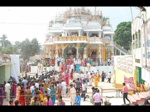  ప్రతీ సంవత్సరం జైన్‌లు అంగరంగ వైభవంగా ఉత్సవాలు 