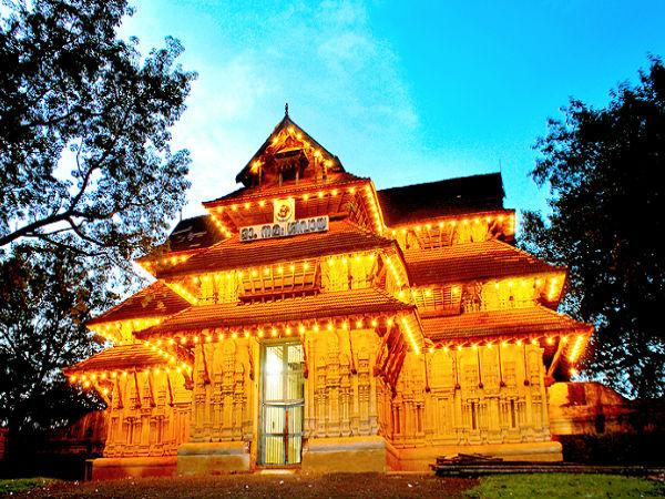 త్రిశూర్ లో ని వడుక్కునాథన్ (శివుడు)ఆలయం 