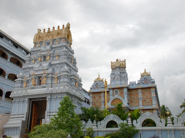 డిసెంబర్ నుంచి ఫిబ్రవరి వరకు వుండే శీతాకాలంలో తిరుపతి సందర్శించడం మంచిది