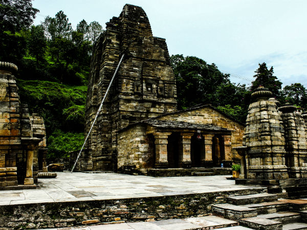 అనేక కల్పిత కథలు మరియు కథణాల ప్రకారం