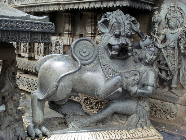 యవ్వన పడతుల చిత్రాలు మరియు సువర్ణ చిత్రాలు 