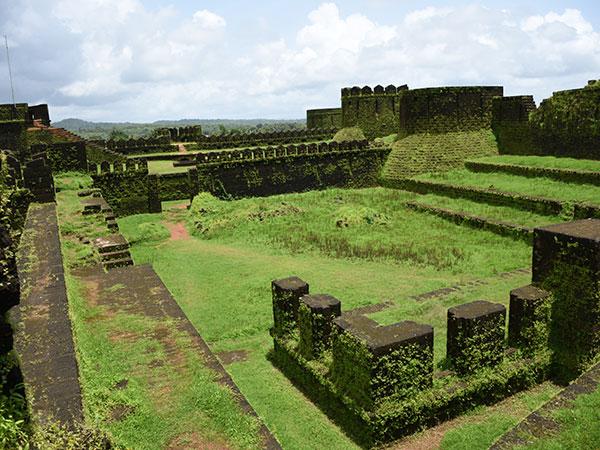 15) మీర్జన్ కోట, మీర్జన్, కర్ణాటక