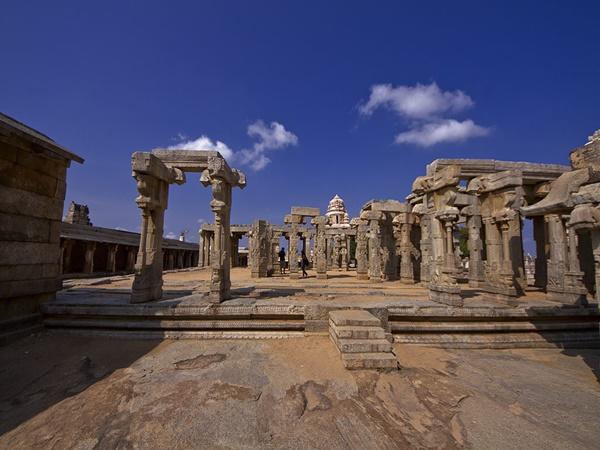 రావణుడు నరికిన పక్షి పడ్డ స్థలంలో ఇప్పుడు..!