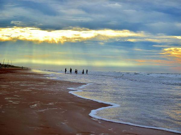 అల‌ల‌ తీర‌పు నెల‌వంక‌.. సూర్య‌లంక‌!