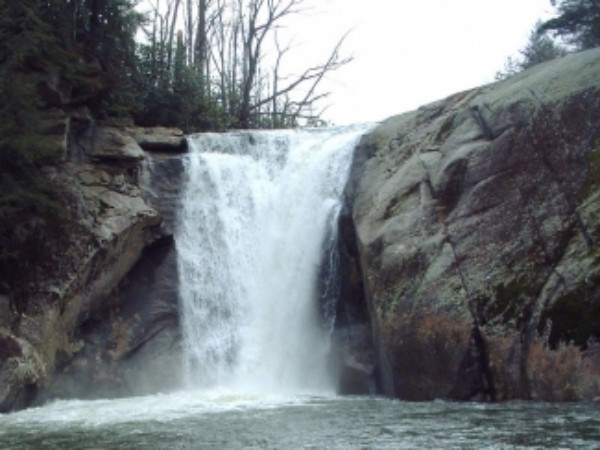 కాకోలట్ జలపాతం