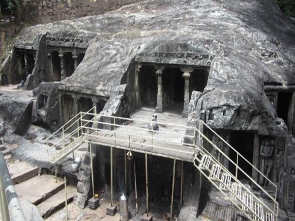 ప్రకృతి సోయగం 'భైరవకోన' ప్రకృతి సోయగం 'భైరవకోన'