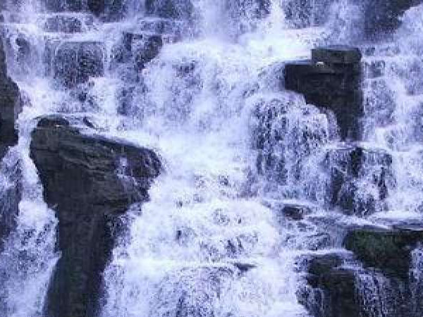 అది ప్రాచీన దేవాలం.. 