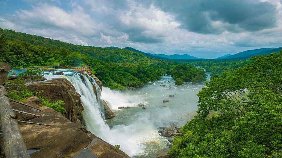 athirapalliwaterfalls1