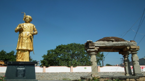 ratnakar , పెనుగొండ కోట ఎలా చేరుకోవాలి, పెనుగొండ కోట ప్ర‌త్యేక‌త‌లు