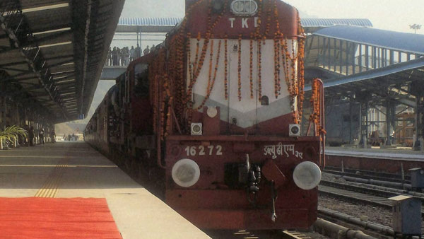 lucknow railway station 