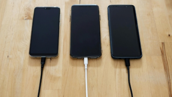 usingpublicphonechargingstations alerts